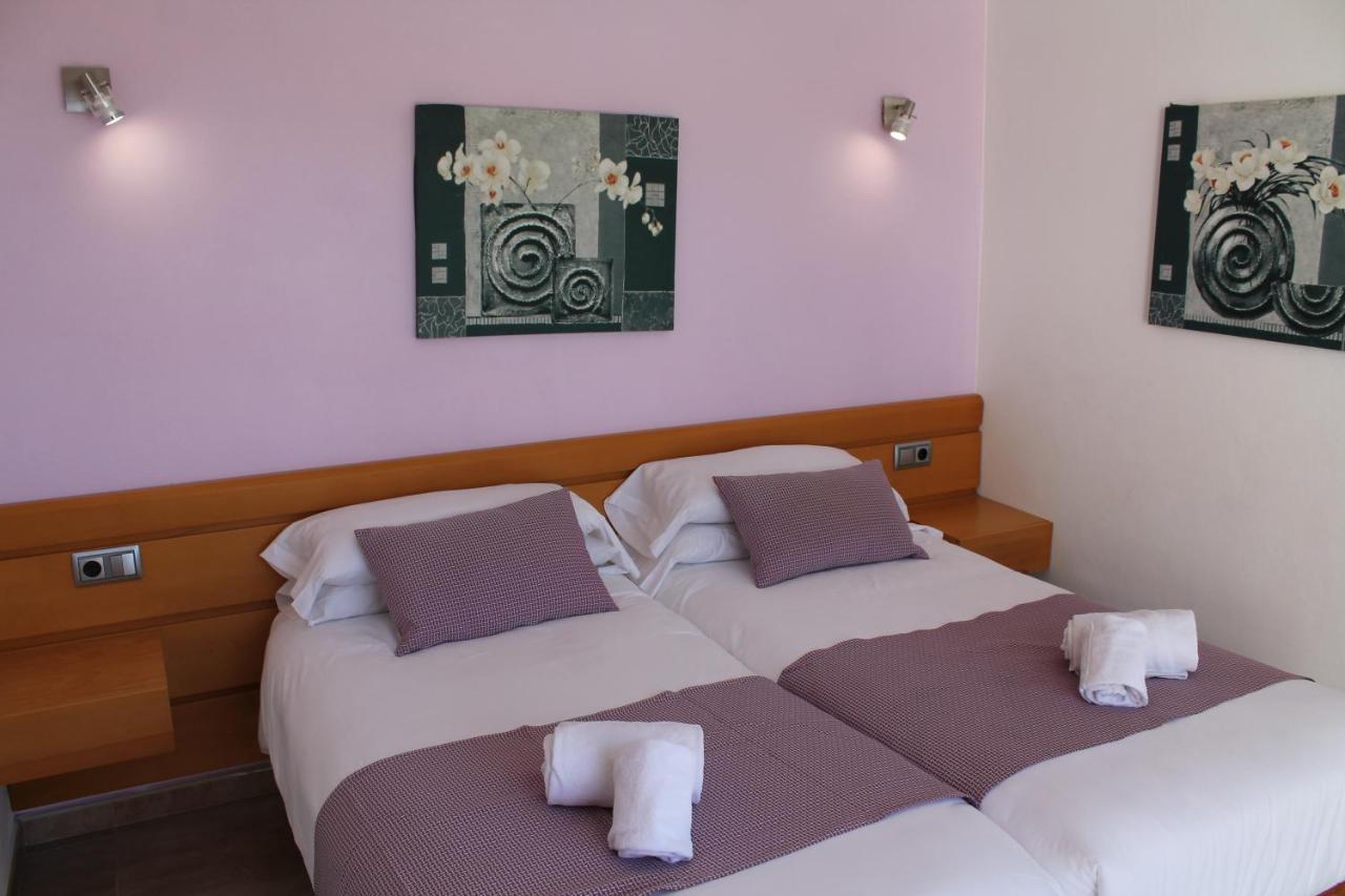 Apartaments Talayot Кала-эн-Бланес Экстерьер фото